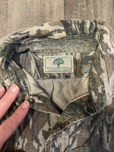 Load image into Gallery viewer, Vintage Mossy Oak Treestand Camo Chamois Shirt (XL)