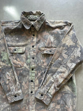 Load image into Gallery viewer, Vintage L.L. Bean Realtree Advantage Timber Camo Chamois Shirt (L)