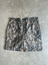 Load image into Gallery viewer, Vintage Mossy Oak Treestand Camo Shorts (XL)