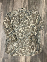 Load image into Gallery viewer, Vintage Mossy Oak Treestand Camo Chamois Shirt (L)