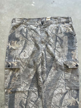 Load image into Gallery viewer, Vintage Liberty Realtree Hardwoods Camo Adjustable Waist Pants (L)