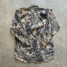 Load image into Gallery viewer, Vintage Mossy Oak Breakup Camo Strap Shirt (M)