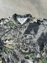 Load image into Gallery viewer, Vintage MossyOak Breakup Camo Henley (XL)