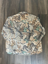 Load image into Gallery viewer, Vintage Realtree Advantage Camo Button-Up Shirt (XL)