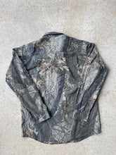 Load image into Gallery viewer, Vintage Rattlers Brand Realtree Hardwoods Camo Button-Up (L)