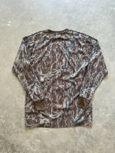 Load image into Gallery viewer, Vintage Mossy Oak Treestand Camo Long Sleeve Shirt (M)