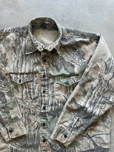 Load image into Gallery viewer, Vintage Realtree Camo Button-Up Shirt (XL)