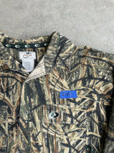 Load image into Gallery viewer, Mossy Oak Shadowgrass Chamois Button Up (2XL)