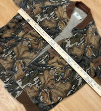 Load image into Gallery viewer, Vintage Mossy Oak Fall Foliage Jacket Medium USA