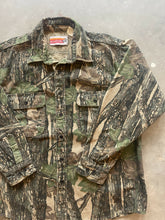 Load image into Gallery viewer, Vintage Winchester Trebark Camo Chamois Shirt (L)
