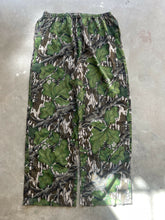 Load image into Gallery viewer, Vintage Full Foliage Camo Ultra Lightweight Pants (XL)