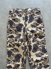 Load image into Gallery viewer, Vintage Walls Duck Camo Insulated Pants (M)