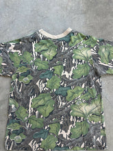 Load image into Gallery viewer, Vintage MossyOak Full Foliage Pocket T (L)