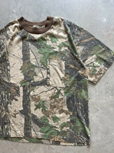 Load image into Gallery viewer, Vintage Realtree Camo Pocket T Shirt (M)