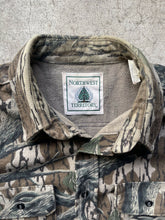 Load image into Gallery viewer, Vintage Northwest Territory Mossy Oak Treestand Camo Chamois Shirt (L)