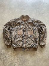 Load image into Gallery viewer, Vintage Columbia Mossy Oak Treestand Camo Puffer Jacket (XL)