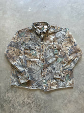 Load image into Gallery viewer, Vintage Walls Realtree Advantage Camo Button-Up Shirt (XL)