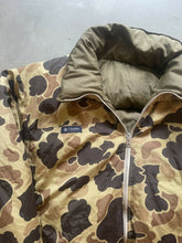 Load image into Gallery viewer, Vintage Columbia Duck Camo Puffer Jacket (XL)