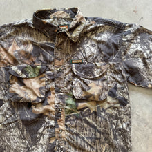Load image into Gallery viewer, 2000’s Remington Breakup Camo Short Sleeve Button-Up (M)