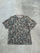 Load image into Gallery viewer, Vintage MossyOak Treestand Camo Pocket T (L)