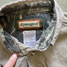 Load image into Gallery viewer, 2000’s Remington Button-Up Shirt (M)