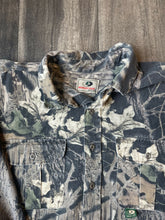 Load image into Gallery viewer, Vintage Mossy Oak Breakup Camo Button-Up Shirt (XL/2XL)