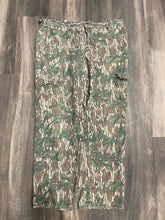 Load image into Gallery viewer, Vintage Mossy Oak Greenleaf Camo Adjustable Waist Pants (XL)