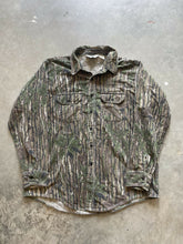 Load image into Gallery viewer, Vintage Backduck Realtree Camo Chamois Shirt (XL)