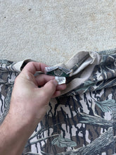Load image into Gallery viewer, Vintage Mossy Oak Treestand Camo Long Sleeve Shirt (XL)