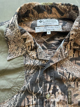 Load image into Gallery viewer, Vintage Columbia Mossy Oak Breakup Camo Button-Up Shirt (M)