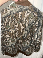 Load image into Gallery viewer, Mossy Oak bomber jacket