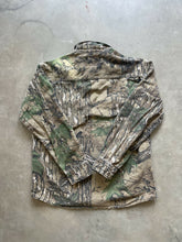 Load image into Gallery viewer, Vintage Realtree Camo Chamois Shirt (M)