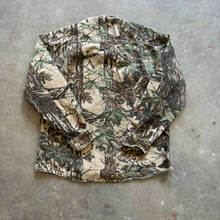 Load image into Gallery viewer, Vintage Realtree Camo Chamois Shirt (L)