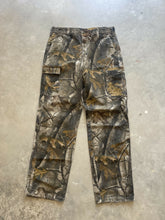 Load image into Gallery viewer, Vintage Ranger Realtree Hardwoods Camo Denim Adjustable Waist Pants (M)