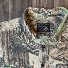 Load image into Gallery viewer, 1990’s Rattlers Brand Realtree Camo Chamois Shirt (L)