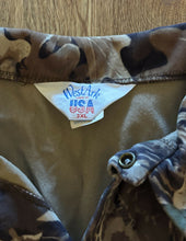 Load image into Gallery viewer, Vintage West Ark Realtree Button Up Shirt
