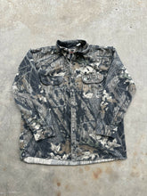 Load image into Gallery viewer, Vintage MossyOak Breakup Button Up (XL)