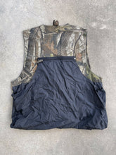 Load image into Gallery viewer, Vintage Realtree Hardwoods Quail Unlimited Embroidered Hinting Vest (L)