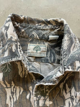 Load image into Gallery viewer, Vintage Mossy Oak Treestand Camo Chamois Shirt (M)