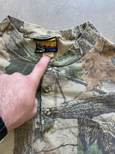 Load image into Gallery viewer, Vintage Realtree Camo Henley Shirt (M)