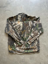 Load image into Gallery viewer, Vintage Realtree Hardwoods Camo Button Up Shirt (M)