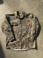 Load image into Gallery viewer, Vintage Mossy Oak Shadowgrass Chamois Button Up (L)