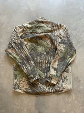 Load image into Gallery viewer, Vintage Rattlers Brand Realtree Camo Chamois Shirt (L)