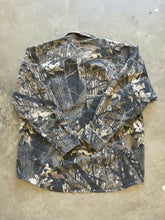 Load image into Gallery viewer, Vintage Mossy Oak Breakup Camo Chamois Shirt (XL)