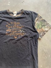 Load image into Gallery viewer, Vintage “To Hunt Or Not To” T-Shirt (L)