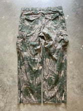 Load image into Gallery viewer, Vintage Mossy Oak Shadow Leaf Camo Pants (48x35)