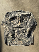 Load image into Gallery viewer, Vintage Faded Mossy Oak Break Up Gen 1 Button Up (XL)