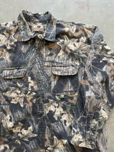 Load image into Gallery viewer, Vintage Mossy Oak Breakup Camo Chamois Shirt (XL)
