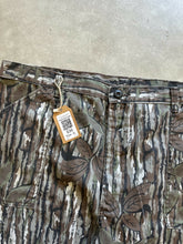 Load image into Gallery viewer, Vintage Realtree Camo Pants (XL)