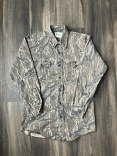 Load image into Gallery viewer, 1990’s Mossy Oak Treestand Camo Denim Button-Up Shirt (M)